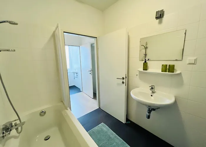 Servus Homes - Metro Stadthalle - Calling * Vienna