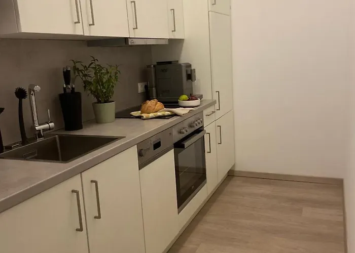 Servus Homes - Metro Stadthalle - Calling