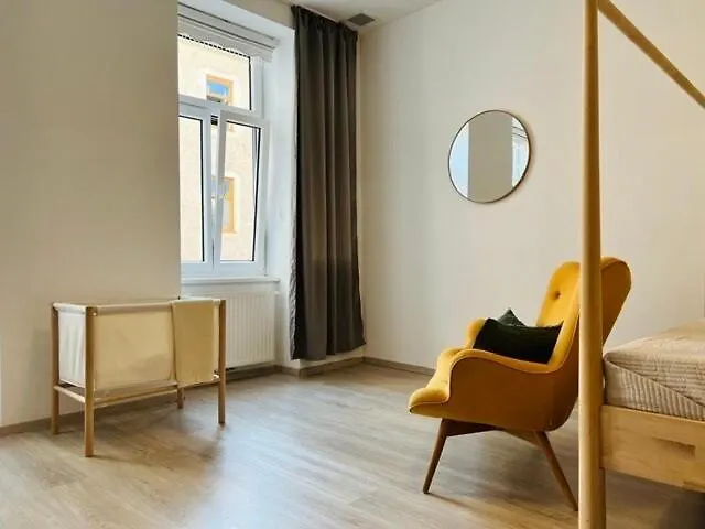Servus Homes - Metro Stadthalle - Calling Apartment